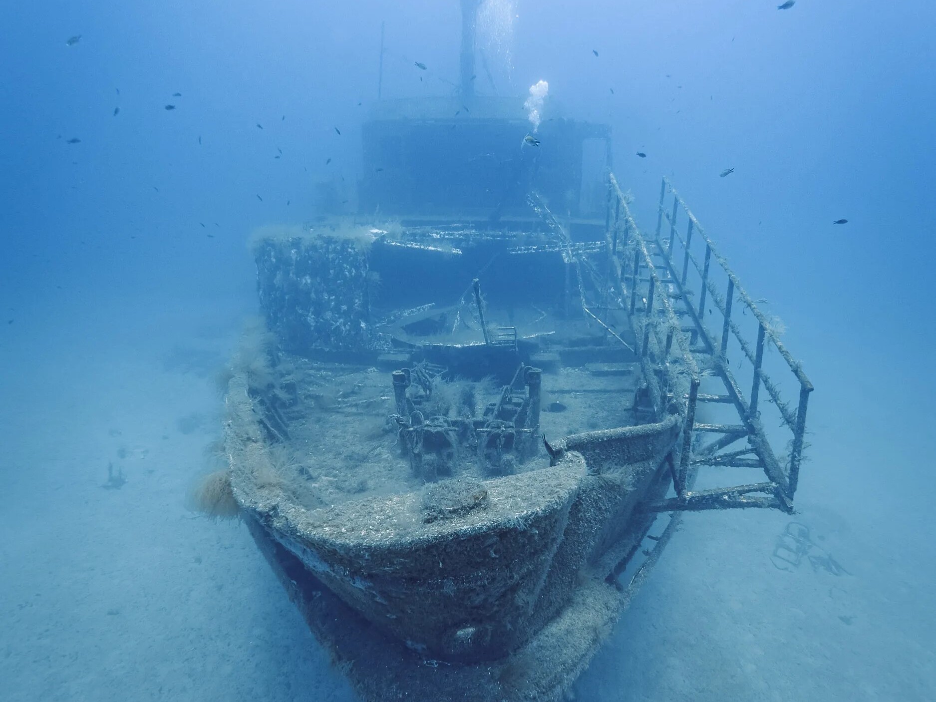 MV Karwela, MT Hephaestus & Fessej Rock