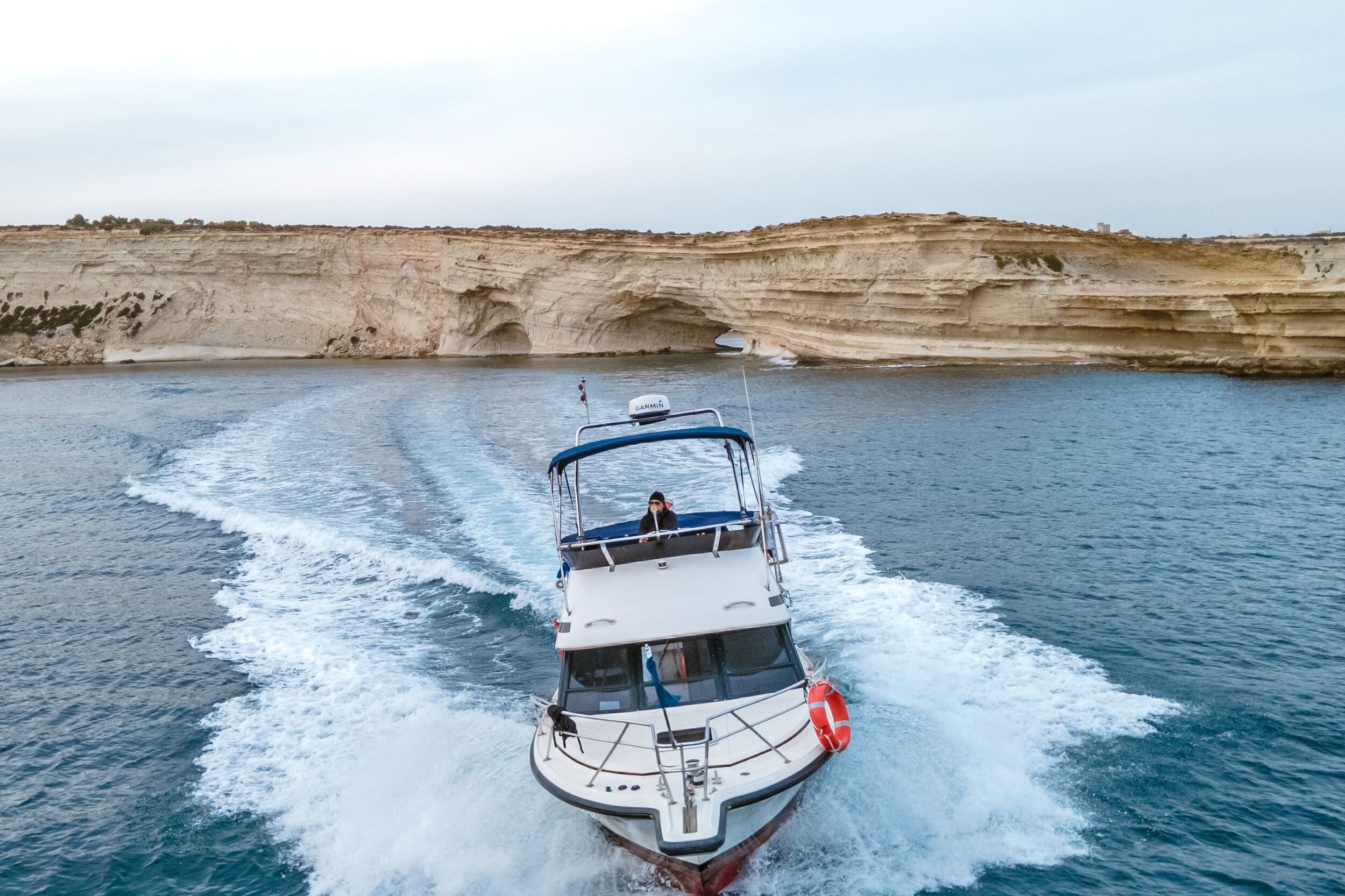 Boat charter for diving