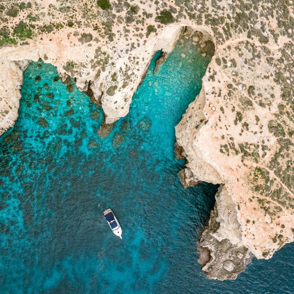 P31 Wreck and Santa Maria Caves