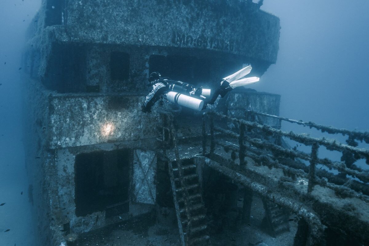 Tech boat diving: Hephaestus wreck
